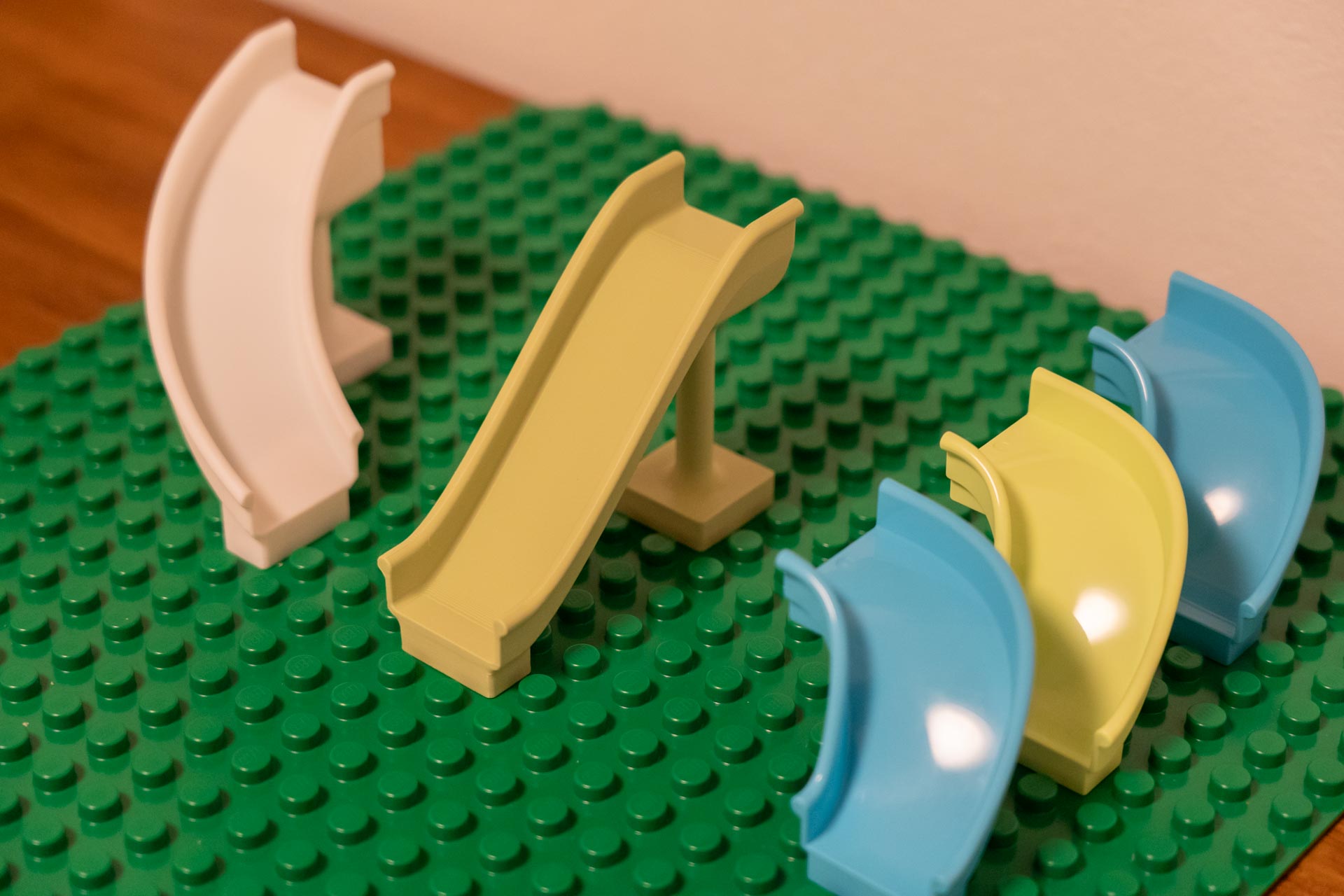 右のみっつが純正、左の二つが 3D プリンタ製